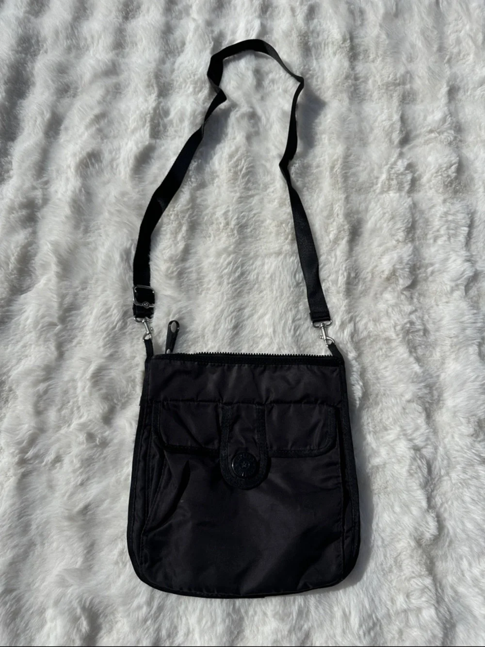 Kipling grilla girlz black crossbody purse multiple pockets adjustable strap